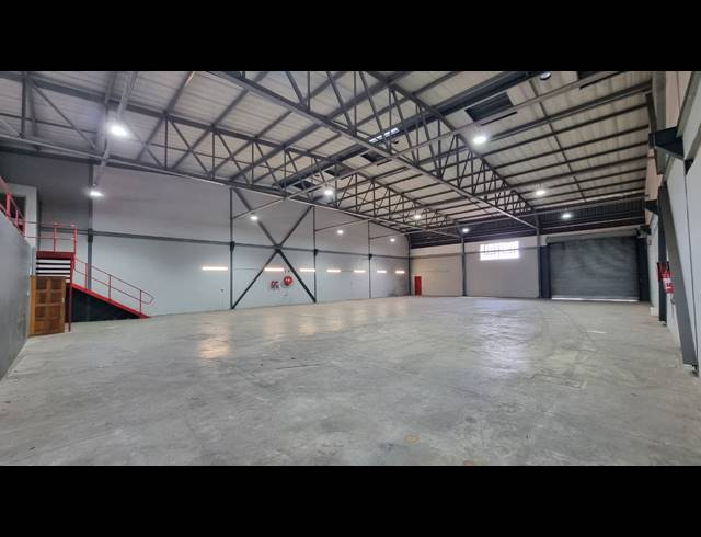 734M² WAREHOUSE TO LET IN JET PARK